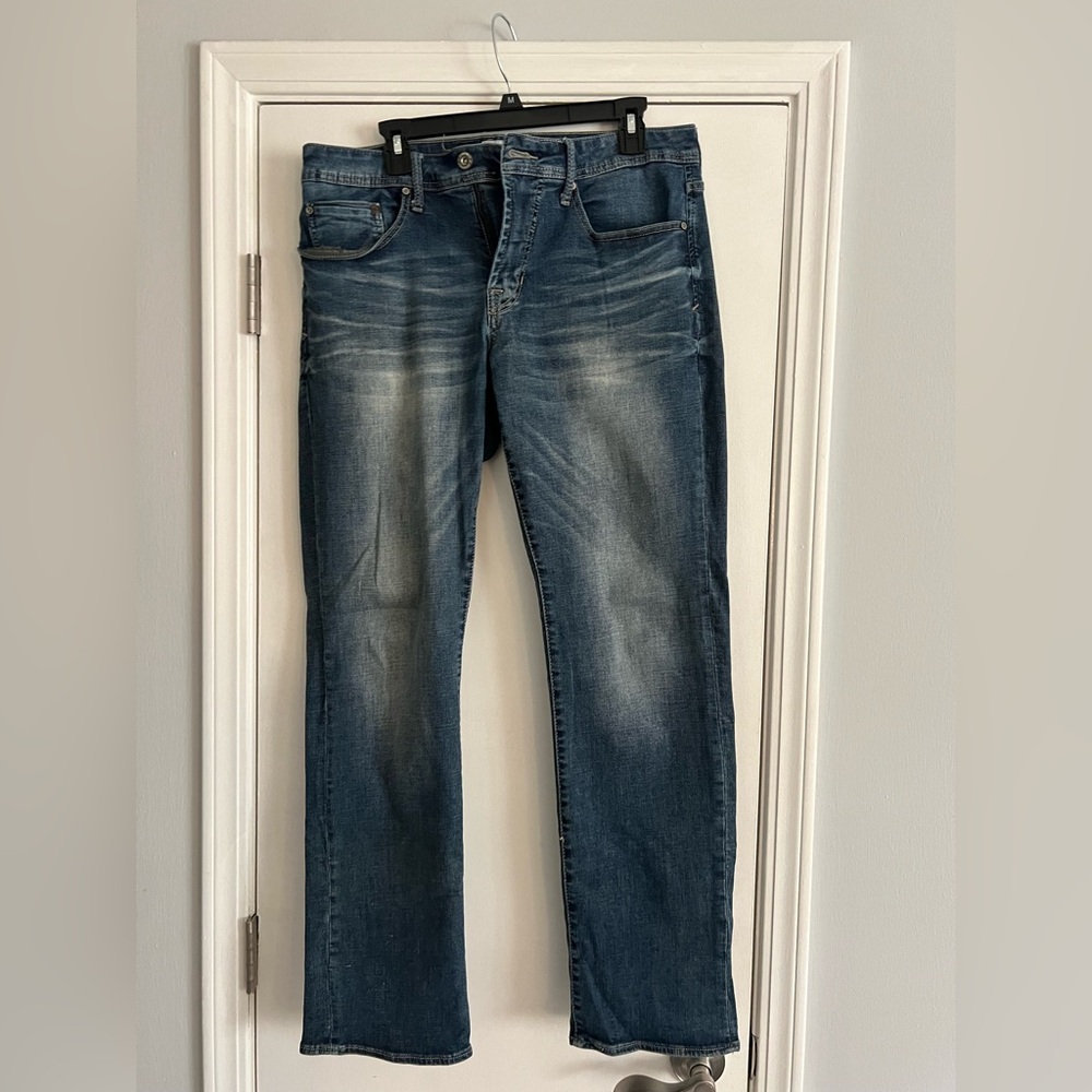Slim Straight Men's Jeans in Medium Blue Wash